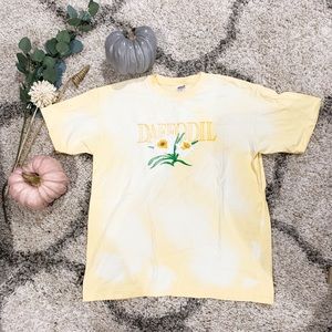 Embroidered Daffodil VINTAGE tee